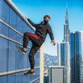 Caminhando até os jogos Rooftop Parkour